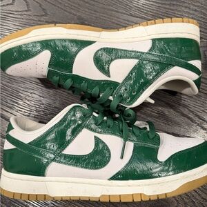 Nike Women's Dunk Low LX Sneakers Gorge Green/Phantom/Sail size 11.5